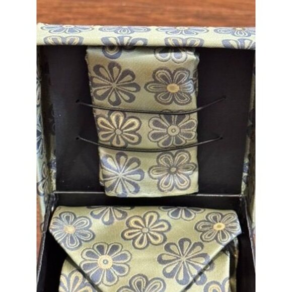 VTG New Aurelio Valentino Floral Tie Set W/ Cufflinks & Pocket Square Fancy Box - Picture 3 of 8
